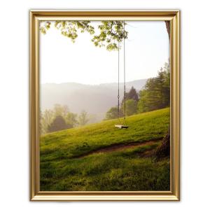 Download or add your own photo to this single gold frame clipart image and add you a presentation slide or media design.